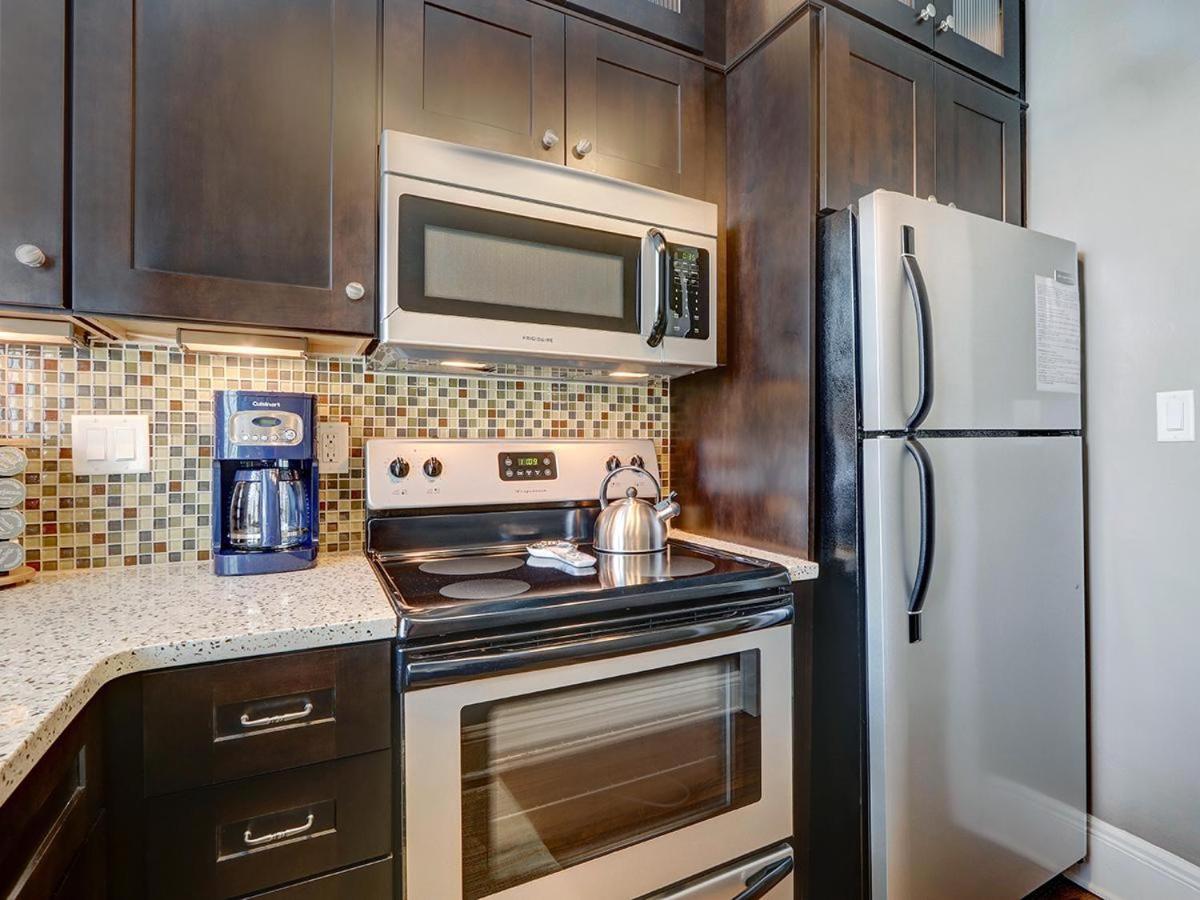 Charm On Liberty Apartment Savannah Exterior photo
